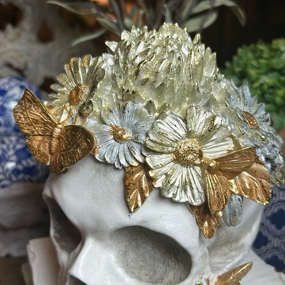 NEW! Vintage Inspired Skull Floral & Butterfly Halloween Ceramic Book Stack - Picture 2 of 12